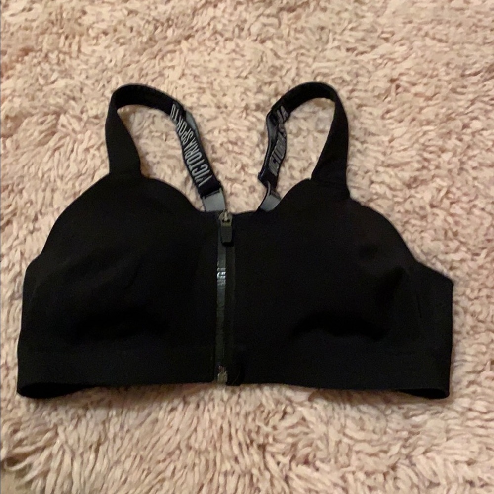 Gorgeous Victoria’s Secret sports bra